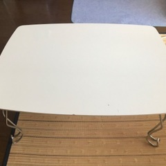 ローテーブル（白）ポカリの粉付き