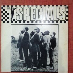 The Specials / スペシャルズ　LPレコード　２枚です。