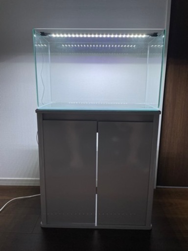 [最終値下げ]60センチの水槽、水槽台、LEDライト
