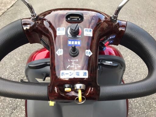 ☆彡 奇跡の新古車!!セニアカーのロールスロイス!!ショップライダー製・電動車いす・車椅子・セニアカー・バッテリー新品!!!介護用品。免許不要。操作簡単!!! ☆彡 奇跡の新古車!!セニアカーのロールスロイス!!ショップライダー製