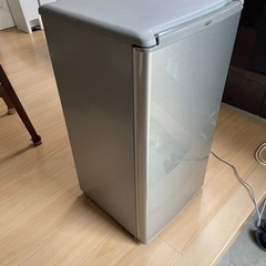 【ネット決済・配送可】冷蔵庫(AQUA AQR-8G(S))ほと...