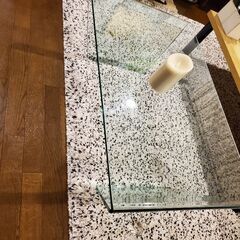 BO CONCEPT 曲げガラスのサイドテーブル極美品　千葉県市原/近隣ならお届け◯