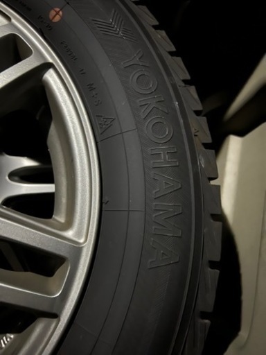 バリ山！！！スタッドレスタイヤ 社外アルミ 4本セット プリウス等に！！！