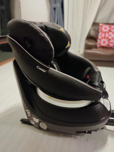 Combi 回転式チャイルドシート クルムーヴスマート そぐわない 新生児  