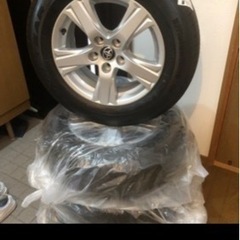 新品同様　タイヤ4本　アルファードなど　215/65R16 