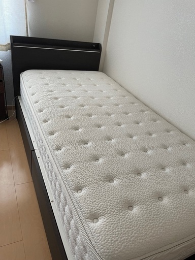 新作 シングルベッド　ニトリ　収納付き　コンセント付き シングルベッド