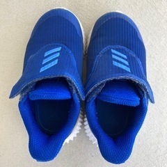 靴　adidas