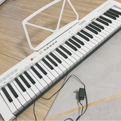 電子ピアノ　ホワイト　61