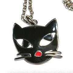 ルルギネスの黒猫のネックレス