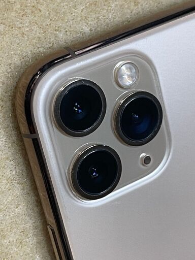iPhone 11 Pro 256GB au　SIMロック解除済み　カメラ不具合あり　利用制限○　付属品完備　ゴールド　東北・関東・信越・北陸・東海のみ送料込 iPhone 11 Pro 256GB au SIMロック解除済み カメラ不具合あり 利用制限