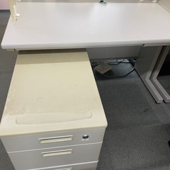 【値下げ】オフィス用デスクと引き出し　4セット