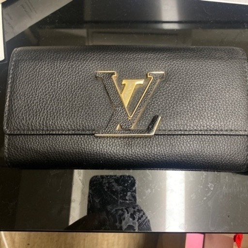 ルイヴィトン GUCCI財布