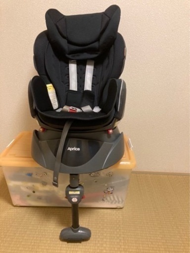 アップリカ フラディア ブリーズ チャイルドシート フラディアブリーズシルバーチャイルドシートアップリカ