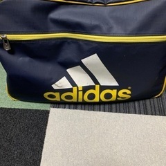 adidasバック