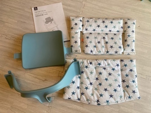 STOKKE   ベビーセットとクッション