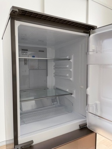 受け渡し予定者様決まりました】一人暮らし用冷蔵庫 SHARP 137ℓ ドア左右開き