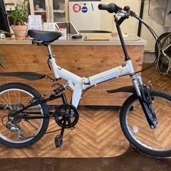 前後サスペンション付き】6段変速 20インチ折りたたみ自転車 ホワイト