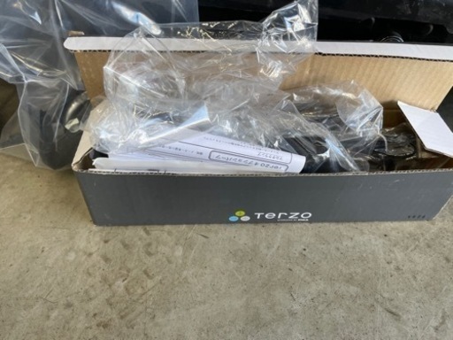 ルーフキャリア ルーフボックス 値下げ3万円から2万円です