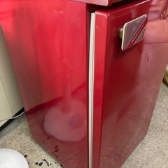 使える冷蔵庫　赤色　無料であげます