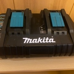 マキタ2個口充電器