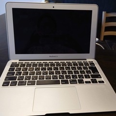 【初期化済・箱・充電器あり】Macbook Air11イン…