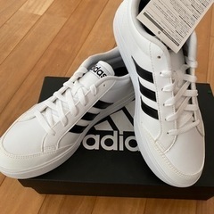 adidas アディダス　スニーカー　新品