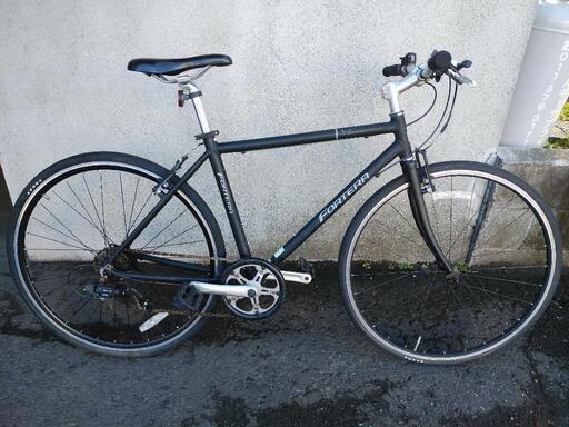 中古　美品　早い者勝ち！札幌引取限定　クロスバイク　その① 札幌市内配達無料。中古クロスバイクブラック。