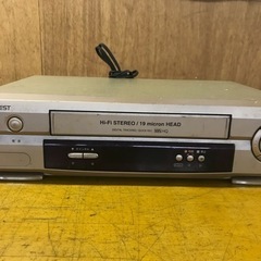 ジャンク品　VHSプレイヤー