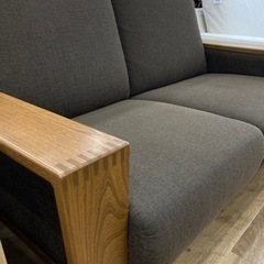取りに来れる方限定！ひじ掛けがおしゃれな2人掛けソファです！！