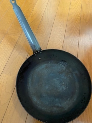 鉄製 中華鍋×1、フライパン×3(使用済み)