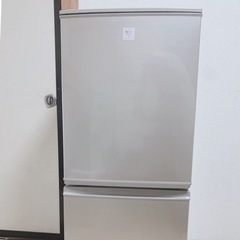 シャープ【冷蔵庫】プラズマクラスター付き！ドア開閉向き変更可能！2ドア