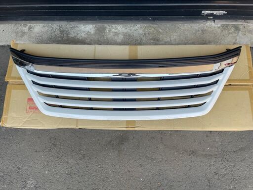 希少　新品未使用 20 25 ヴェルファイア 後期 純正オプション モデリスタ × アドミレイション グリル パール 070 トヨタ　フロントグリル