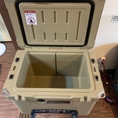 引き取り限定　ノーザンクーラーボックス　スタンドセット　33.1ℓ 