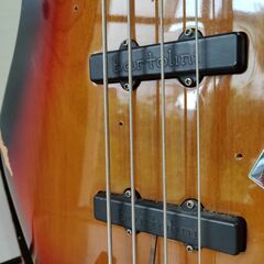 Fenderフェンダー 日本製 ジャズベース 交換用ネックとバルトリーニ 
