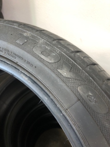 トーヨータイヤ 215-45/18 山あり4本セット