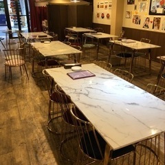 高級な大理石風の店舗用テーブルと椅子セット