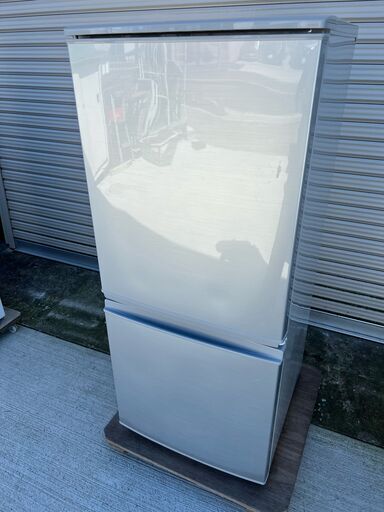 シャープ　冷蔵庫　SJ-D14B-S　2016年製　中古品