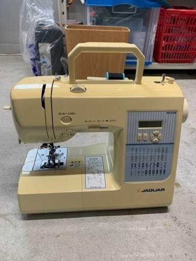 ミシンjaguar、色々な種類モードがあります　カバー糸付き
