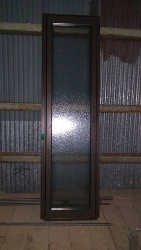 LIXIL　アルミサッシ縦すべり出し窓