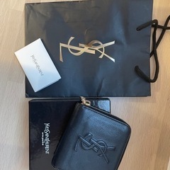 値下げ！イヴ・サンローラン ロゴレザーラウンドジップ二つ折り財布
