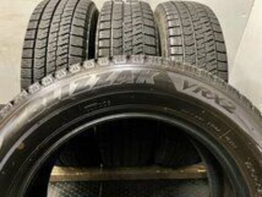 BS BLIZZAK VRX2 175/65R15 15インチ スタッドレス 4本 2018年製 キューブ ポルテ アクア カローラアクシオ等 (TD801)クレジットカード QRコード決済可能 − 北海道
