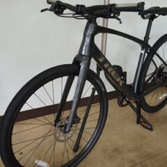 2023　TREK FXsport4　カーボンクロスバイク　Bontragerデュオトラップ　サイズＭ