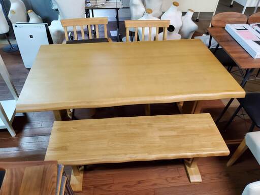 ダイニングセット（テーブル、チェア２脚＋ベンチ）木製