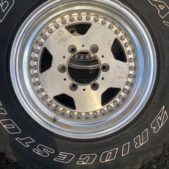 スーパースター？　SUPER STAR？　30×9.5OR15LT　104Ｓ　15×8J　+9　PCD.139.7　6穴　ハブ径約111ｍｍ　残り溝7～8ｍｍ　ブリジストン