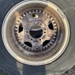 スーパースター？　SUPER STAR？　30×9.5OR15LT　104Ｓ　15×8J　+9　PCD.139.7　6穴　ハブ径約111ｍｍ　残り溝7～8ｍｍ　ブリジストン