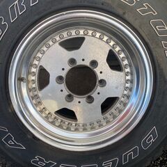 スーパースター？　SUPER STAR？　30×9.5OR15LT　104Ｓ　15×8J　+9　PCD.139.7　6穴　ハブ径約111ｍｍ　残り溝7～8ｍｍ　ブリジストン