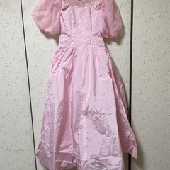 ピンクのカクテルドレス