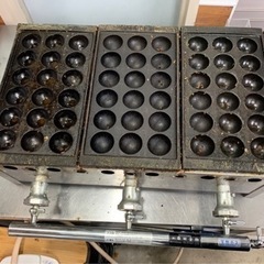 現状でのお渡しの為格安出品！業務用たこ焼き器※使用前の清掃必須【スペア鉄板付き】