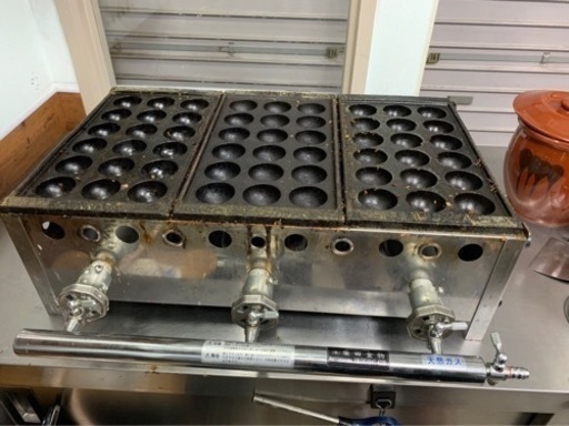 現状でのお渡しの為格安出品！業務用たこ焼き器※使用前の清掃必須【スペア鉄板付き】