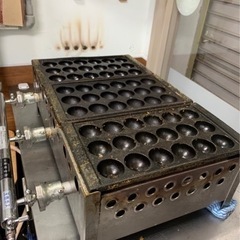 現状でのお渡しの為格安出品！業務用たこ焼き器※使用前の清掃必須【スペア鉄板付き】